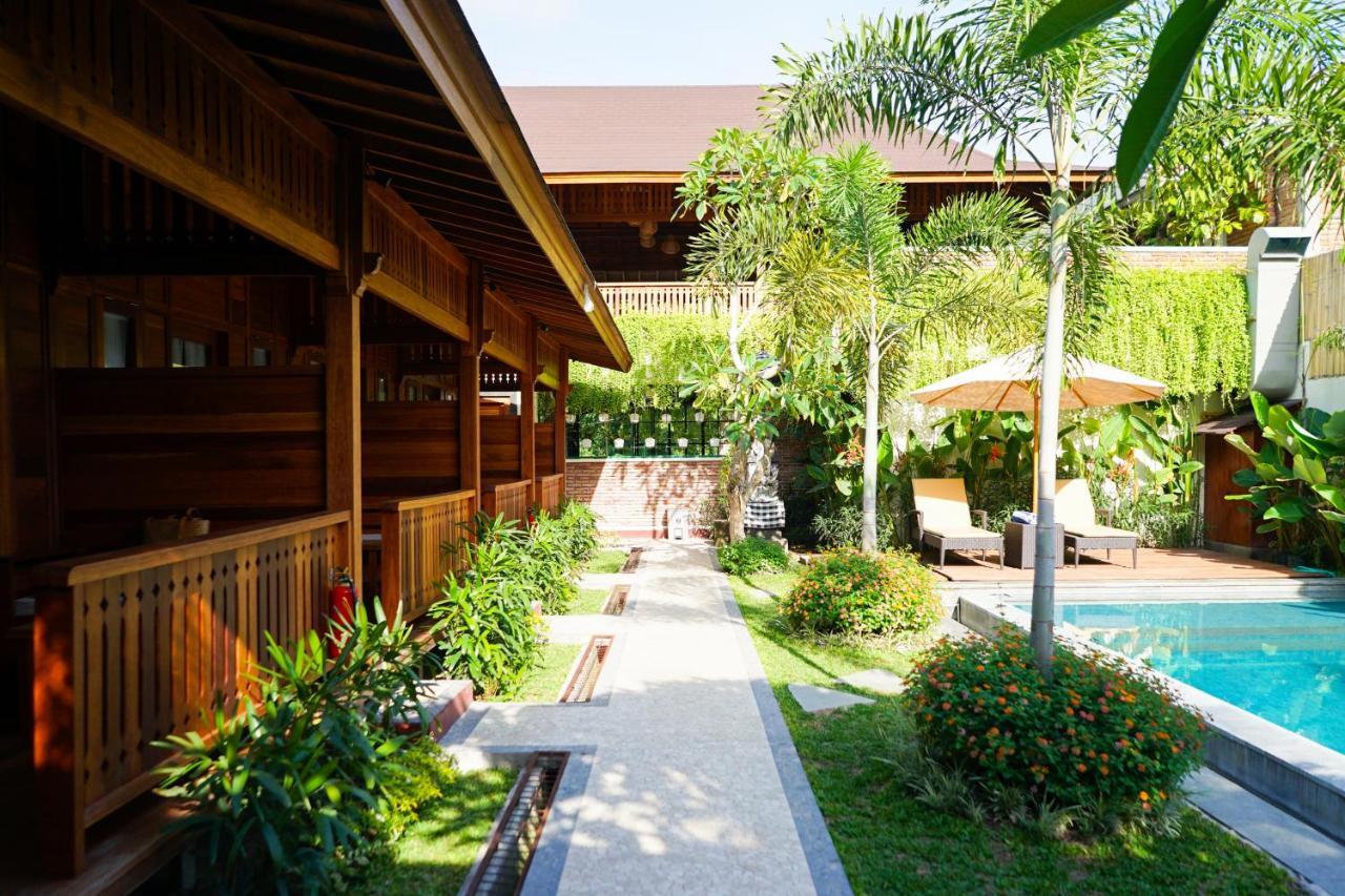La'villaris hotel&resto Kuta  Esterno foto
